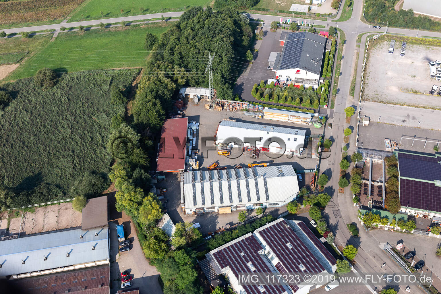 Roofing, scaffolding and plumbing in Mindum, in the Horst industrial area in the district Minderslachen in Kandel in the state Rhineland-Palatinate, Germany from above