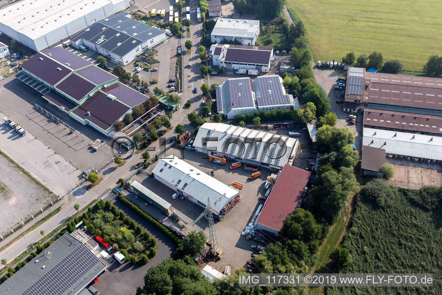 Aerial view of Industrial estate and company settlement Horst with Dachdeckerei Mindum in the district Gewerbegebiet Horst in Kandel in the state Rhineland-Palatinate, Germany