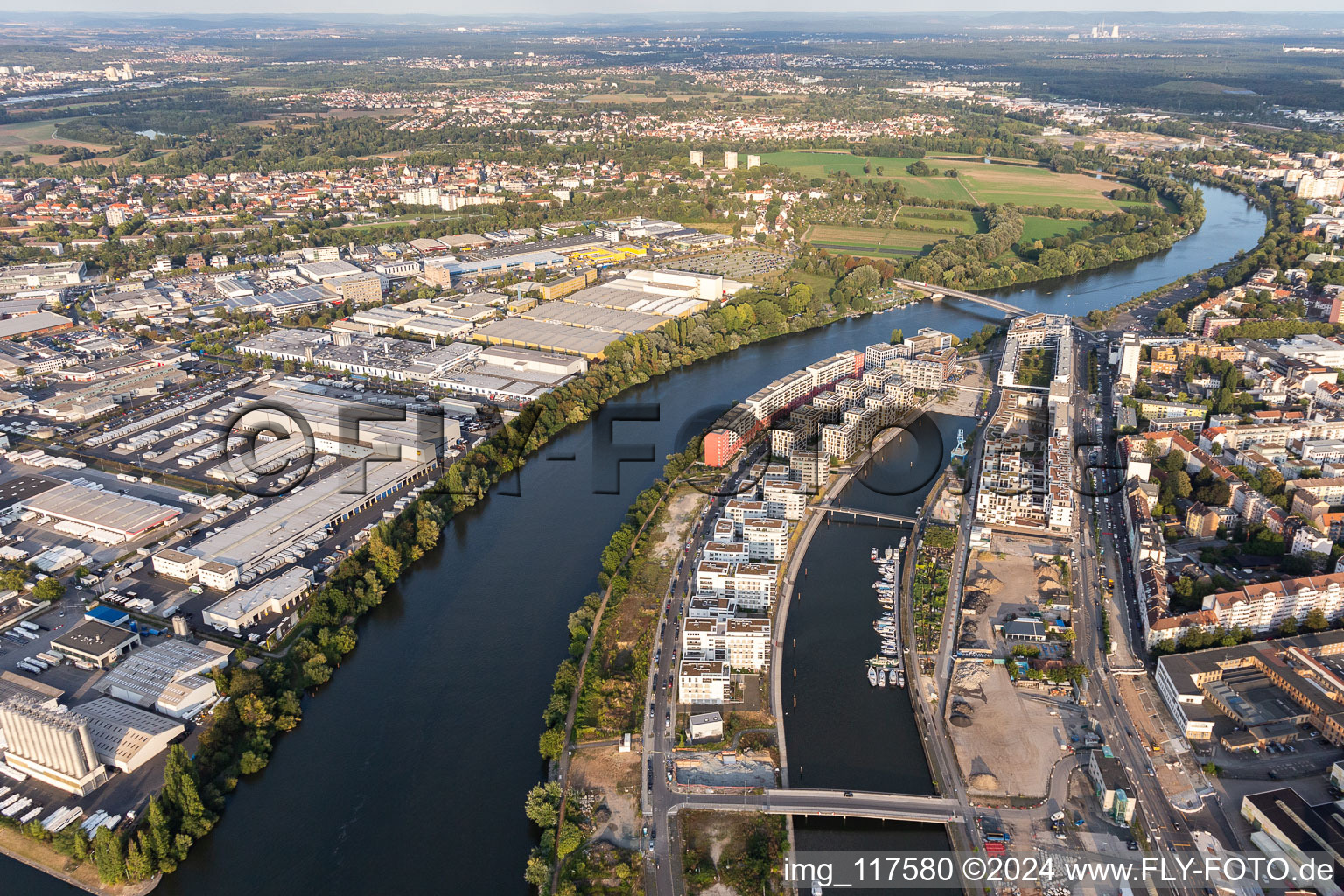 Residential area of the multi-family house settlement auf of the Hafeninsel in Offenbach am Main in the state Hesse, Germany from above