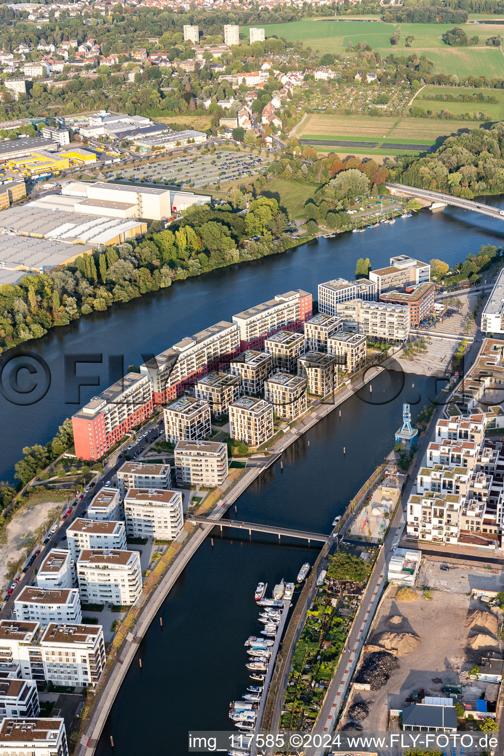 Residential area of the multi-family house settlement auf of the Hafeninsel in Offenbach am Main in the state Hesse, Germany seen from above