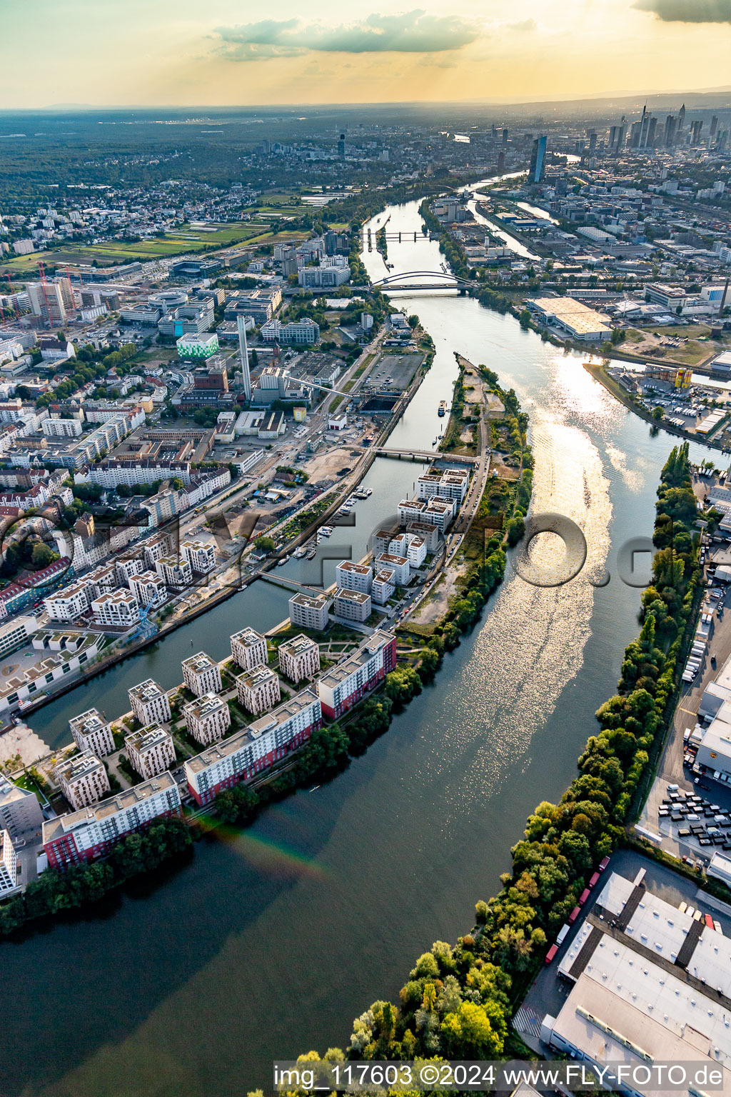 Drone image of Residential area of the multi-family house settlement auf of the Hafeninsel in Offenbach am Main in the state Hesse, Germany