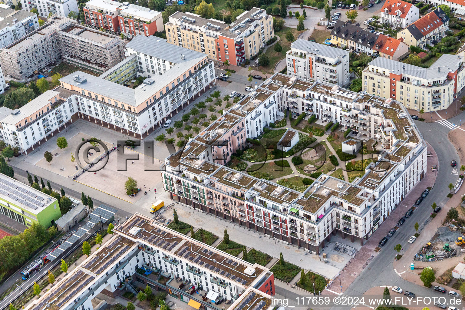 Gravenstein-Arcades and Multi-family residential complex with inner yard on Gravensteiner Platz in the district Preungesheim in Frankfurt in the state Hesse, Germany