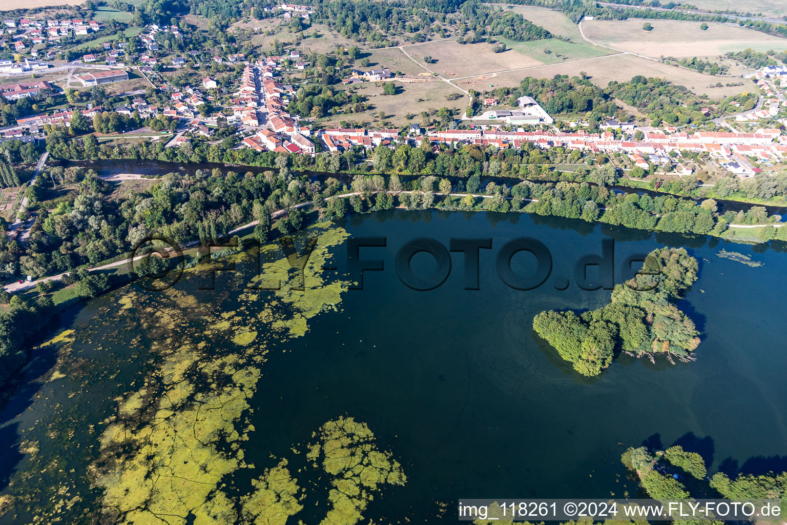 Breuil Lake in Flavigny-sur-Moselle in the state Meurthe et Moselle, France