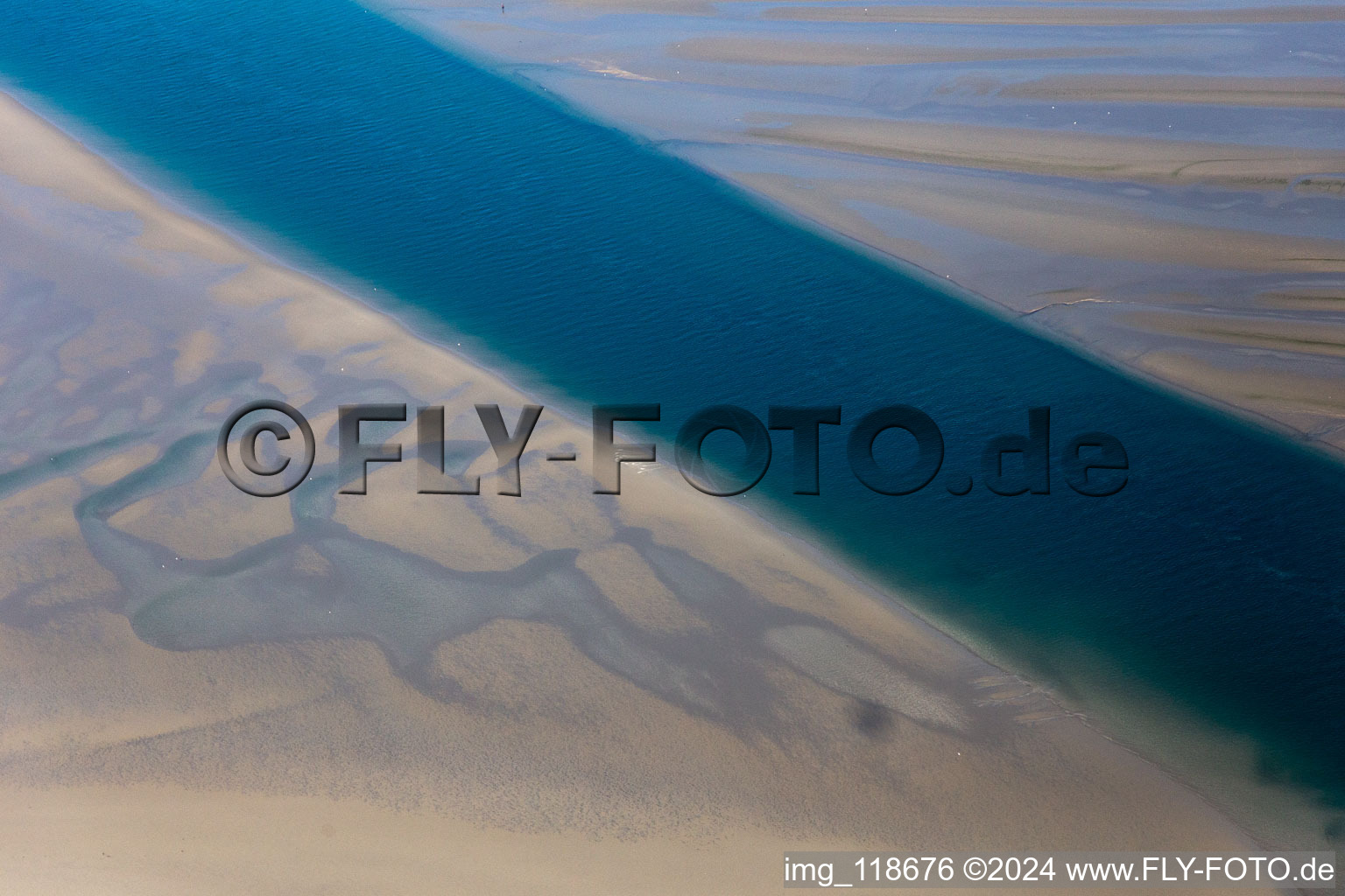 Priel to the sandbank Peter Meyers in Fanø in the state South Denmark, Denmark