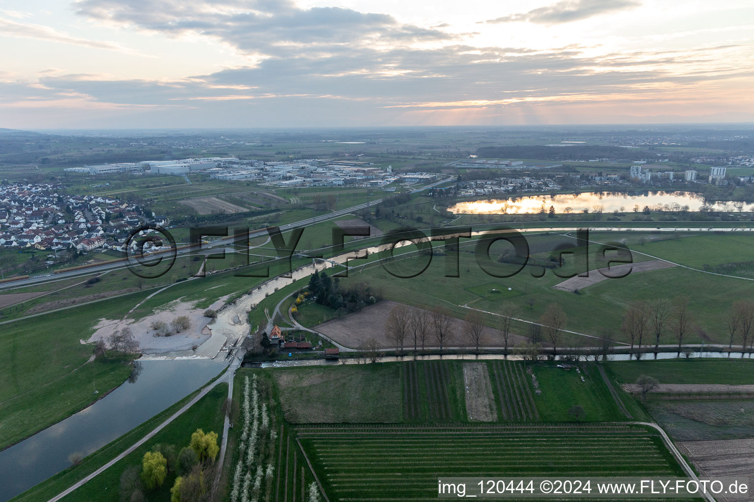 Kinzig in front of Lake Gifiz in the district Elgersweier in Offenburg in the state Baden-Wuerttemberg, Germany