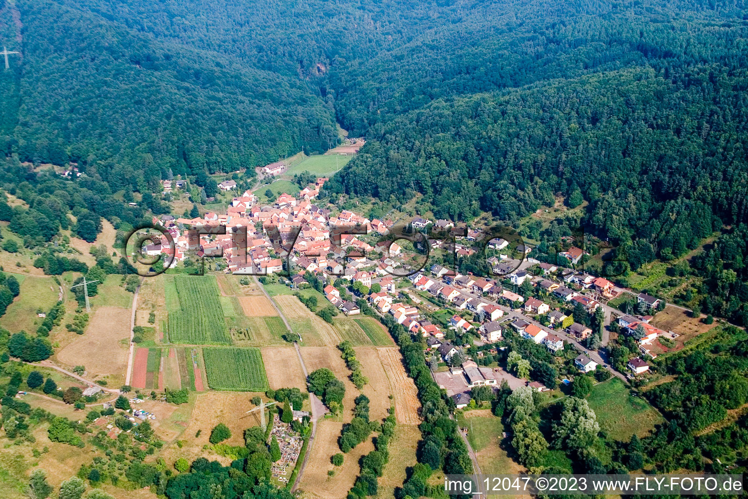 Bird's eye view of District Gräfenhausen in Annweiler am Trifels in the state Rhineland-Palatinate, Germany