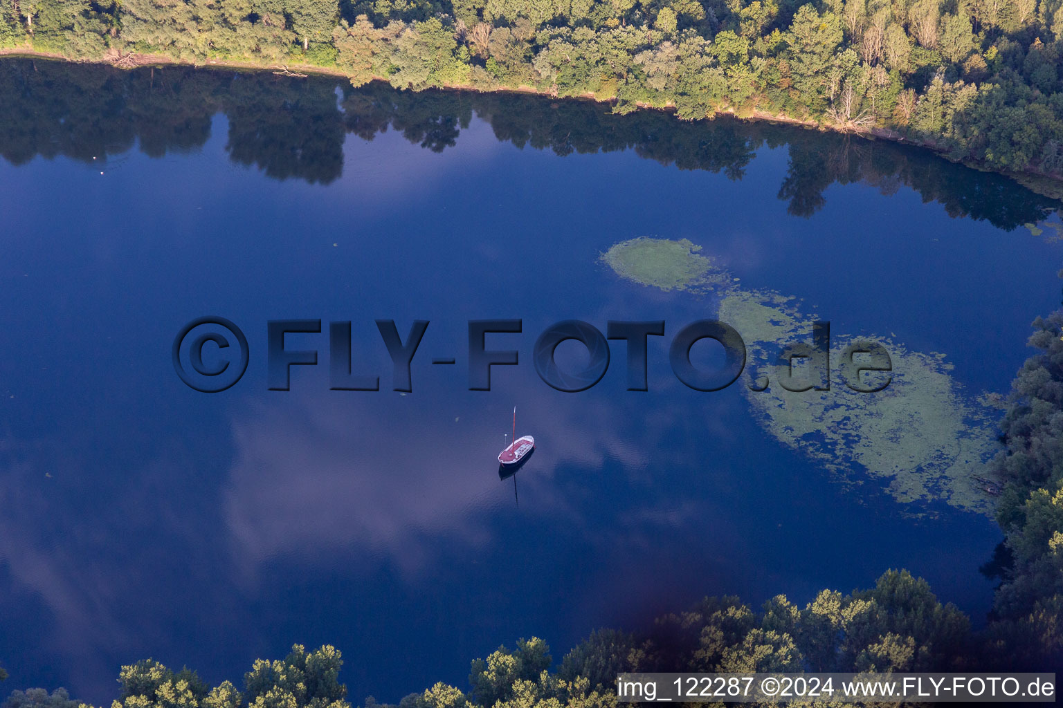 Aerial view of On the island of Rott am Rhein in the district Hochstetten in Linkenheim-Hochstetten in the state Baden-Wuerttemberg, Germany