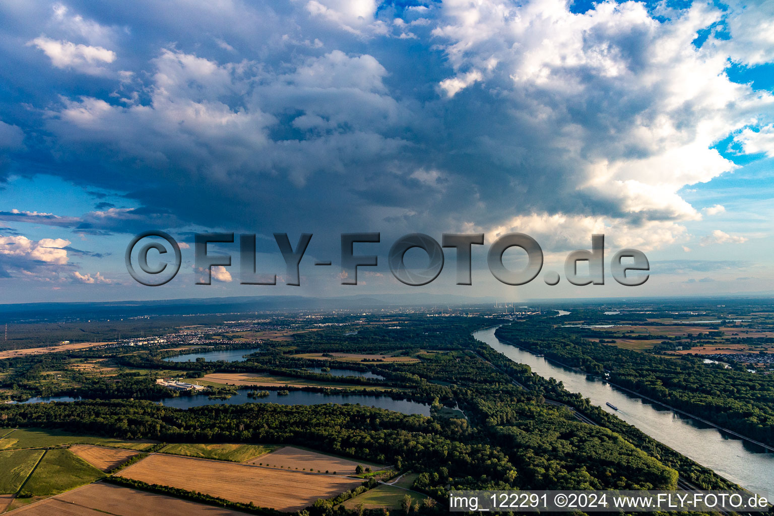 Aerial view of Rain S from Karlsruhe in the district Linkenheim in Linkenheim-Hochstetten in the state Baden-Wuerttemberg, Germany