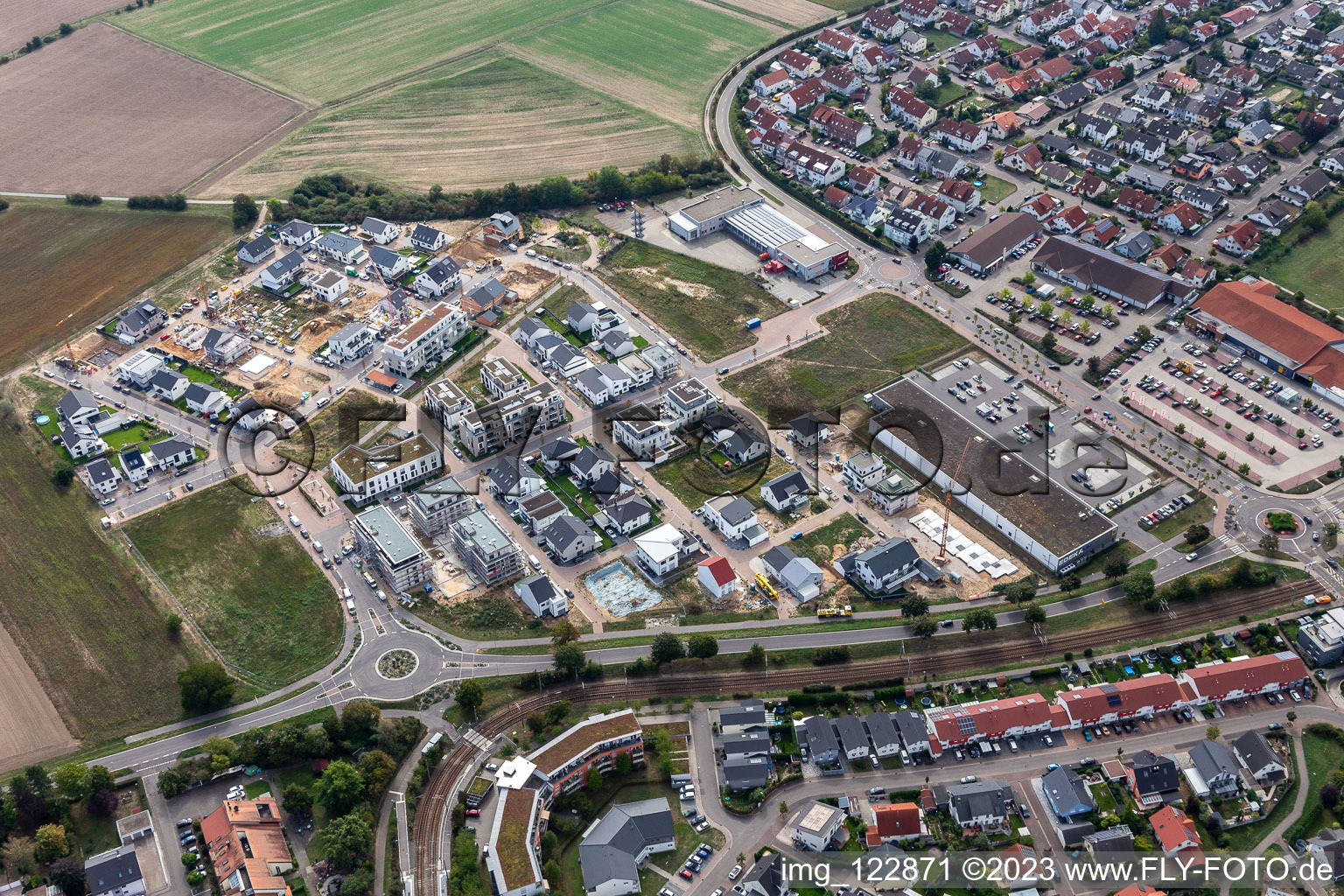 Oblique view of Quarter 2020 Biegen-Durlacher Weg development area in the district Hochstetten in Linkenheim-Hochstetten in the state Baden-Wuerttemberg, Germany
