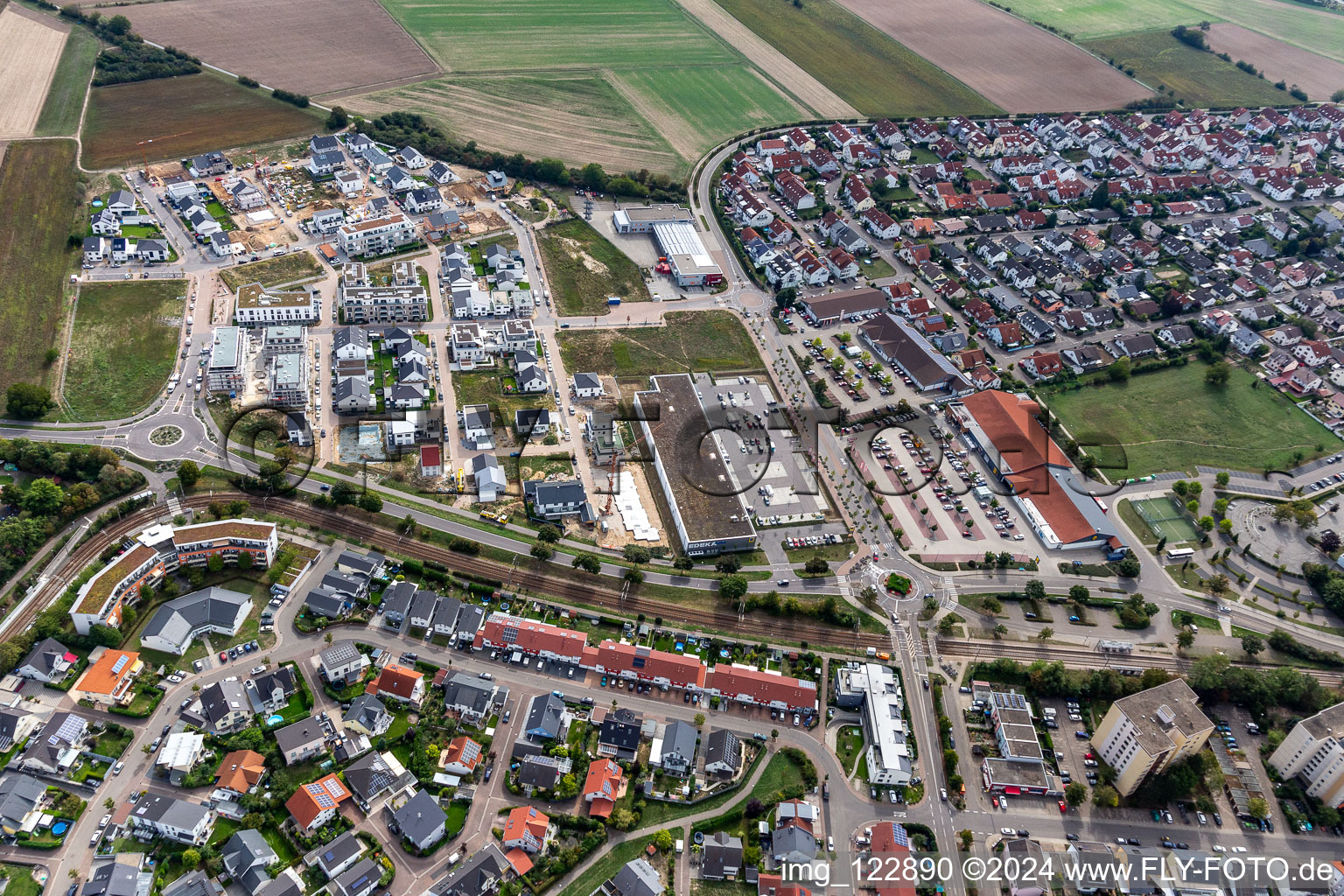 Quarter 2020 development area Biegen-Durlacher Weg in the district Hochstetten in Linkenheim-Hochstetten in the state Baden-Wuerttemberg, Germany seen from above