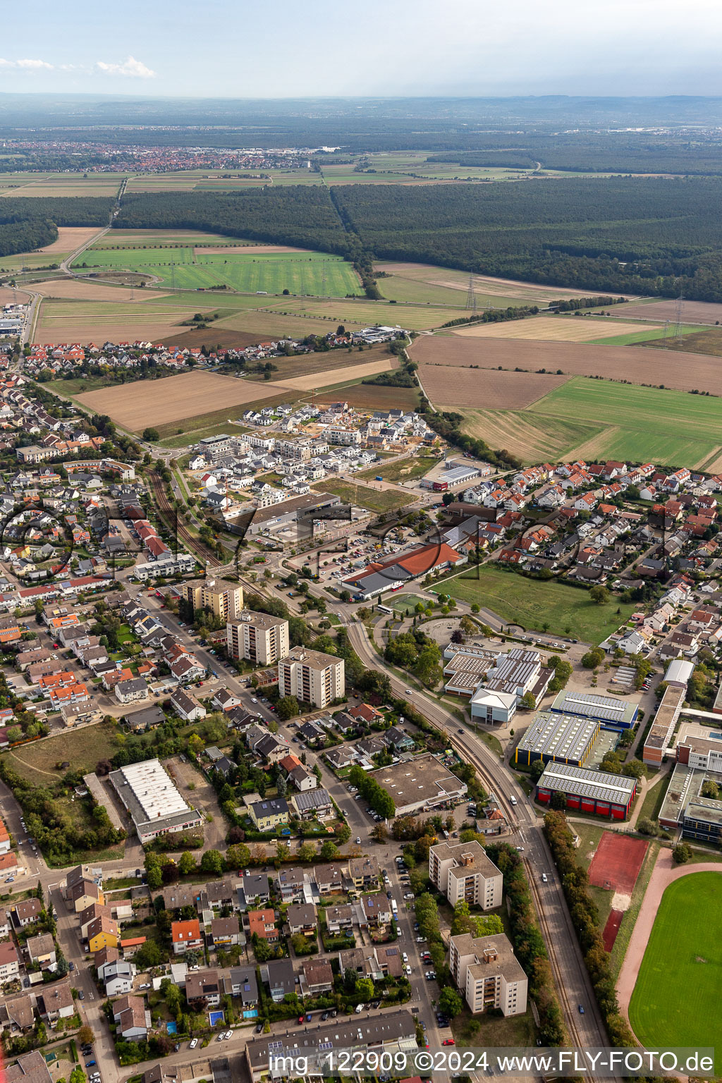 Bird's eye view of District Linkenheim in Linkenheim-Hochstetten in the state Baden-Wuerttemberg, Germany