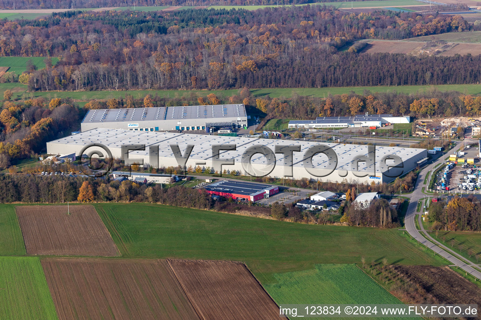 Aerial view of Horst commercial area with Magna Exteriors, Random Logistics, STS Group and Thermo Fisher in the district Minderslachen in Kandel in the state Rhineland-Palatinate, Germany