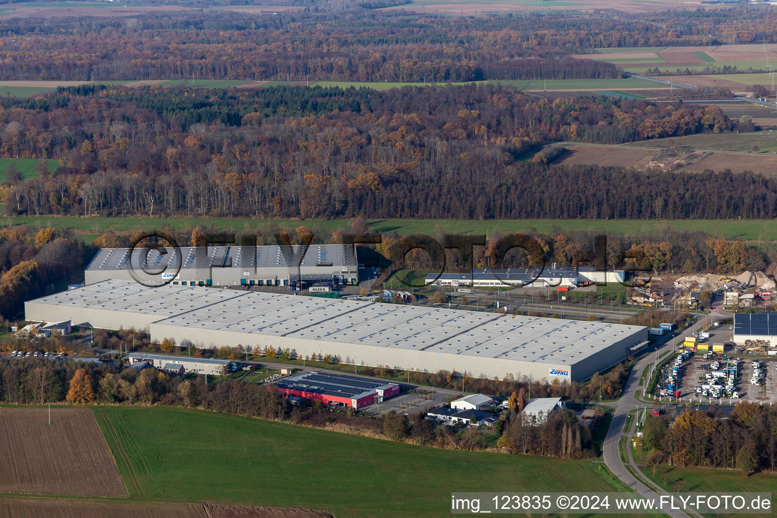 Aerial photograpy of Horst industrial estate with Magna Exteriors, Zufall Logistics, STS Group and Thermo Fisher in the district Minderslachen in Kandel in the state Rhineland-Palatinate, Germany