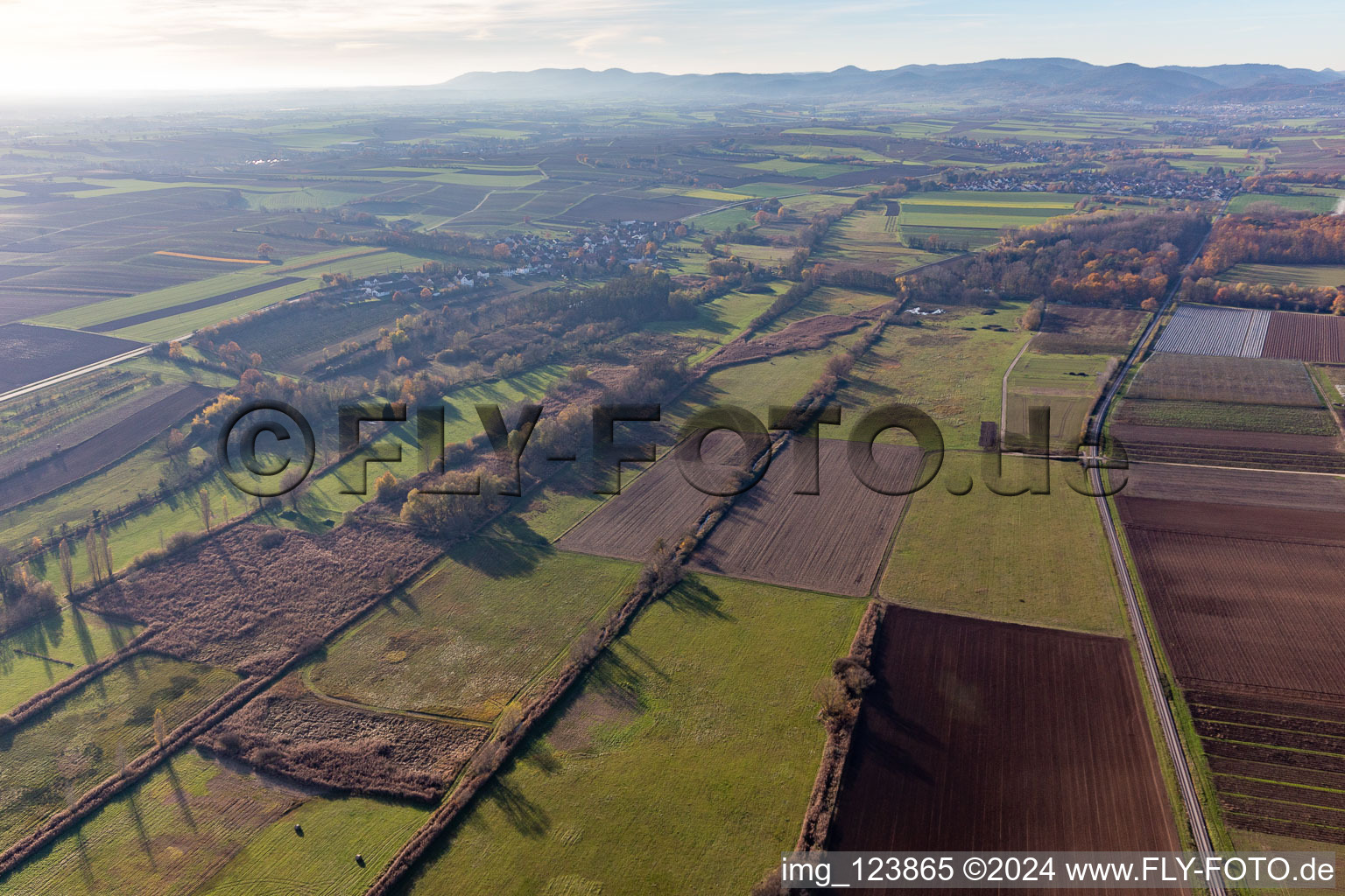 Aerial photograpy of Billigheimer Bruch, Erlenbachtal between Barbelroth, Hergersweiler and Winden in the district Mühlhofen in Billigheim-Ingenheim in the state Rhineland-Palatinate, Germany