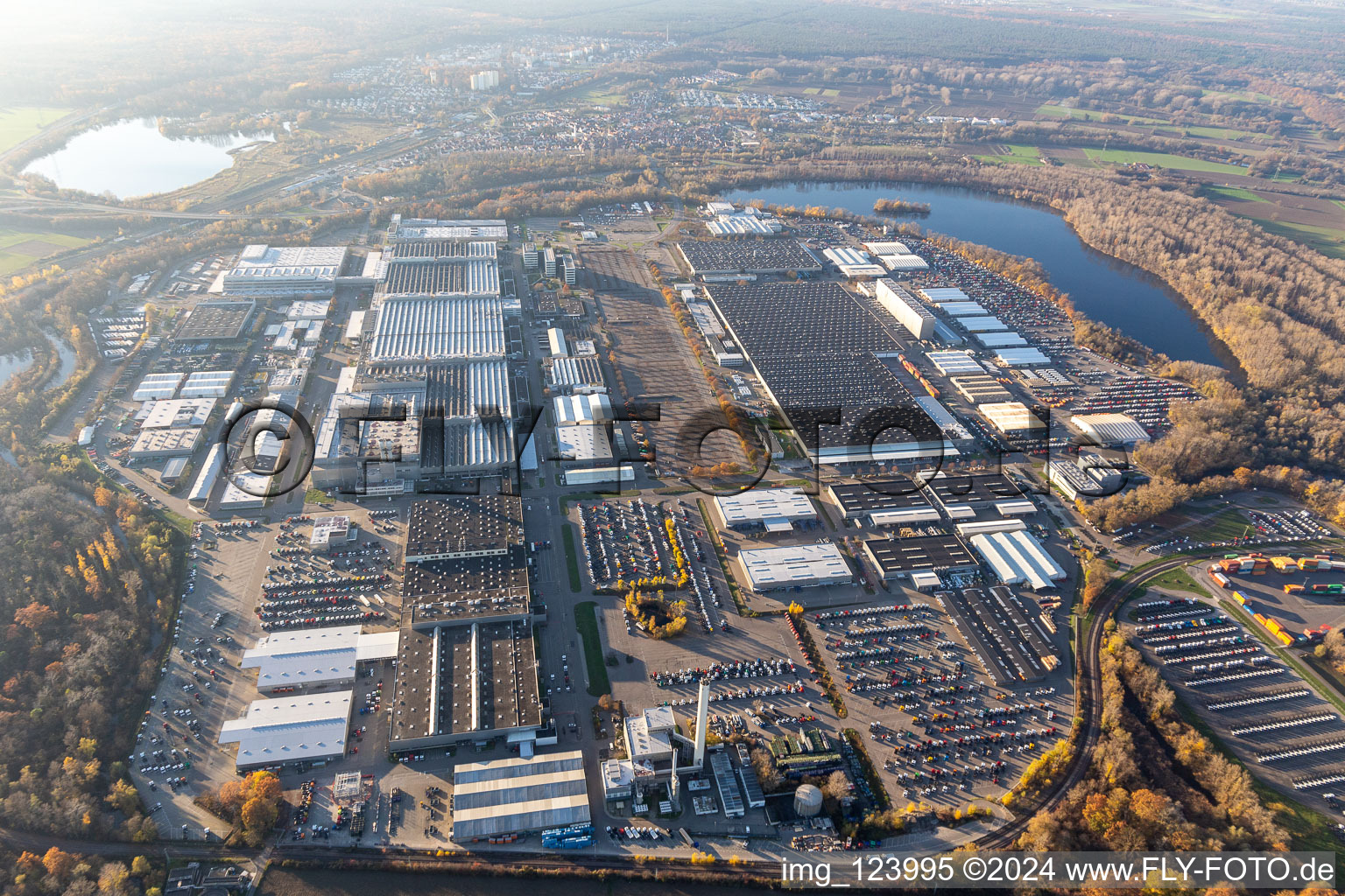 Daimler Truck Plant Wörth in the district Maximiliansau in Wörth am Rhein in the state Rhineland-Palatinate, Germany