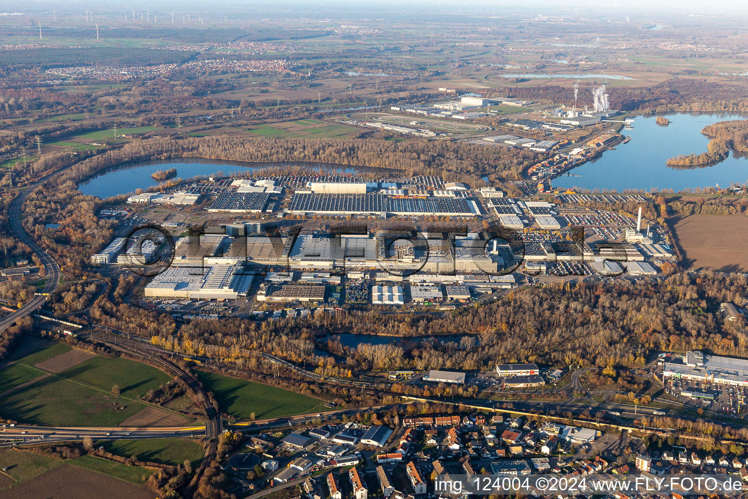 Aerial view of Building and production halls on the premises of Daimler Automobilwerk Woerth in Woerth am Rhein in the state Rhineland-Palatinate, Germany