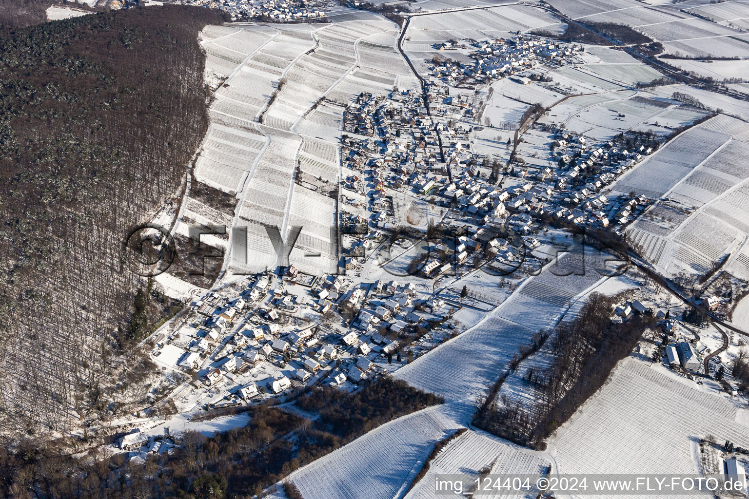 Winter aerial photo in the snow from Pleisweiler in the district Pleisweiler in Pleisweiler-Oberhofen in the state Rhineland-Palatinate, Germany