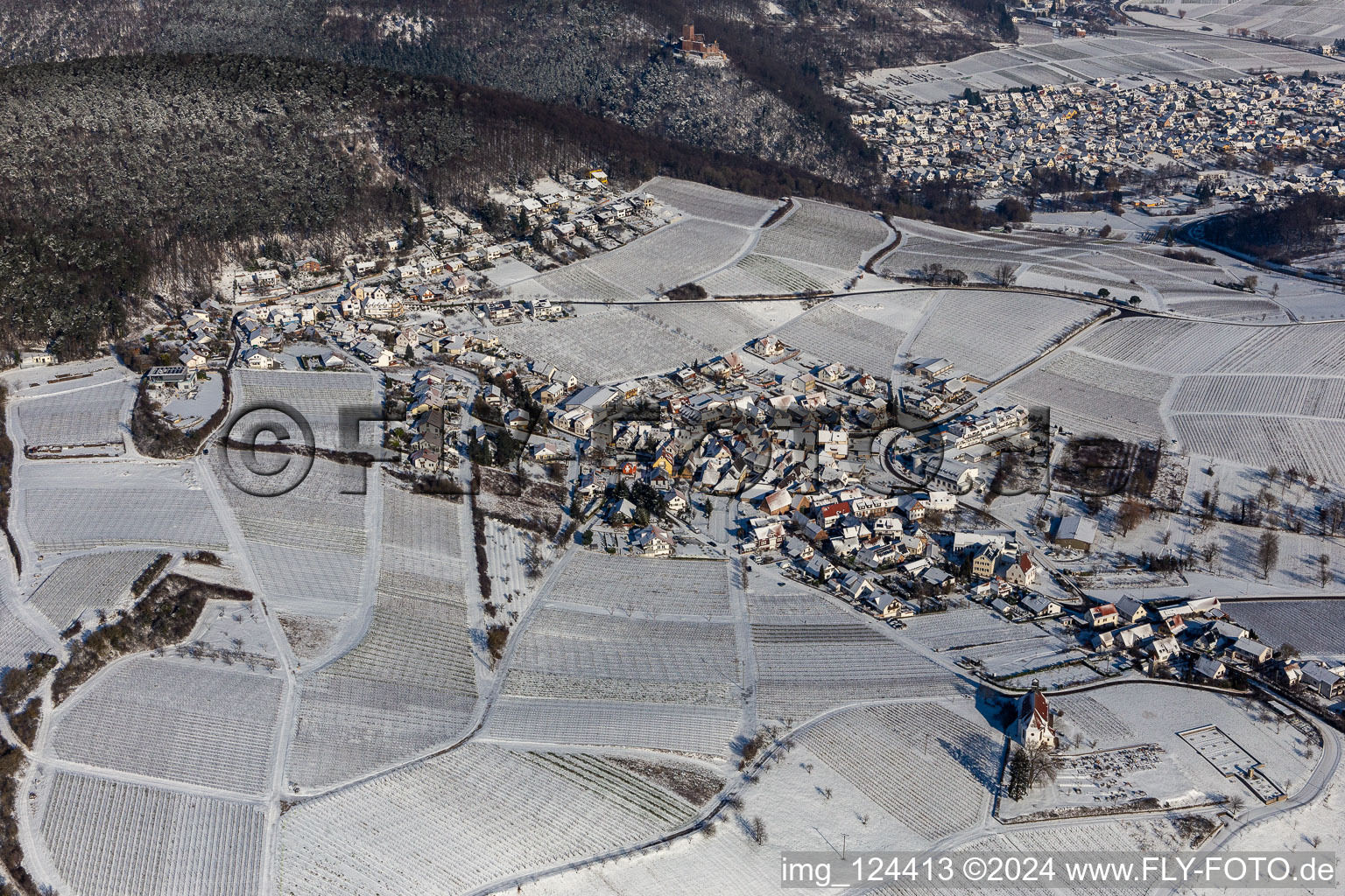 Winter aerial view in the snow of Gleiszellen in the district Gleiszellen in Gleiszellen-Gleishorbach in the state Rhineland-Palatinate, Germany