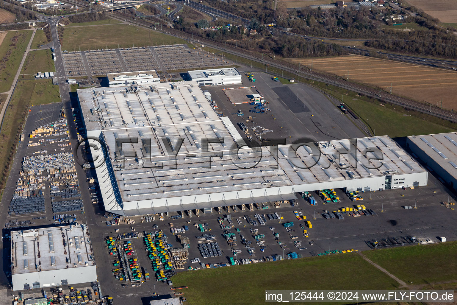 Aerial photograpy of Buildings and production halls on the vehicle construction site of Joseph Voegele AG in the district Rheingoenheim in Ludwigshafen am Rhein in the state Rhineland-Palatinate, Germany