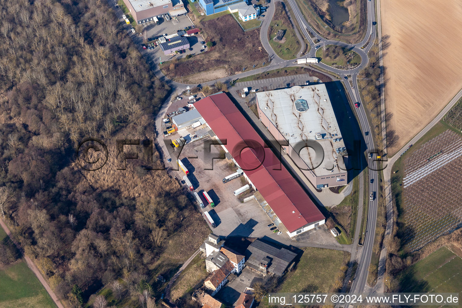 Industrial estate and company settlement Gewerbepark W 1 with Spedition NUSS and Einrichtungshaus Weber in Herxheim bei Landau (Pfalz) in the state Rhineland-Palatinate, Germany