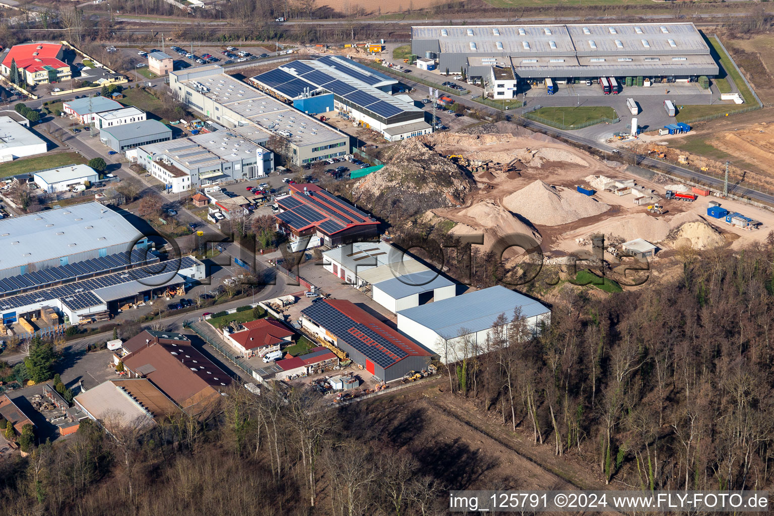 Große Ahlmühle industrial area: Eichenlaub Logistic, CarDoc, SERO in Rohrbach in the state Rhineland-Palatinate, Germany