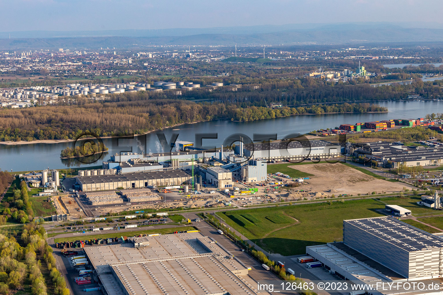 Drone image of Construction of the new gas- hydrogen-power plant at paer mill Papierfabrik Palm GmbH & Co. KG in the district Industriegebiet Woerth-Oberwald in Woerth am Rhein in the state Rhineland-Palatinate