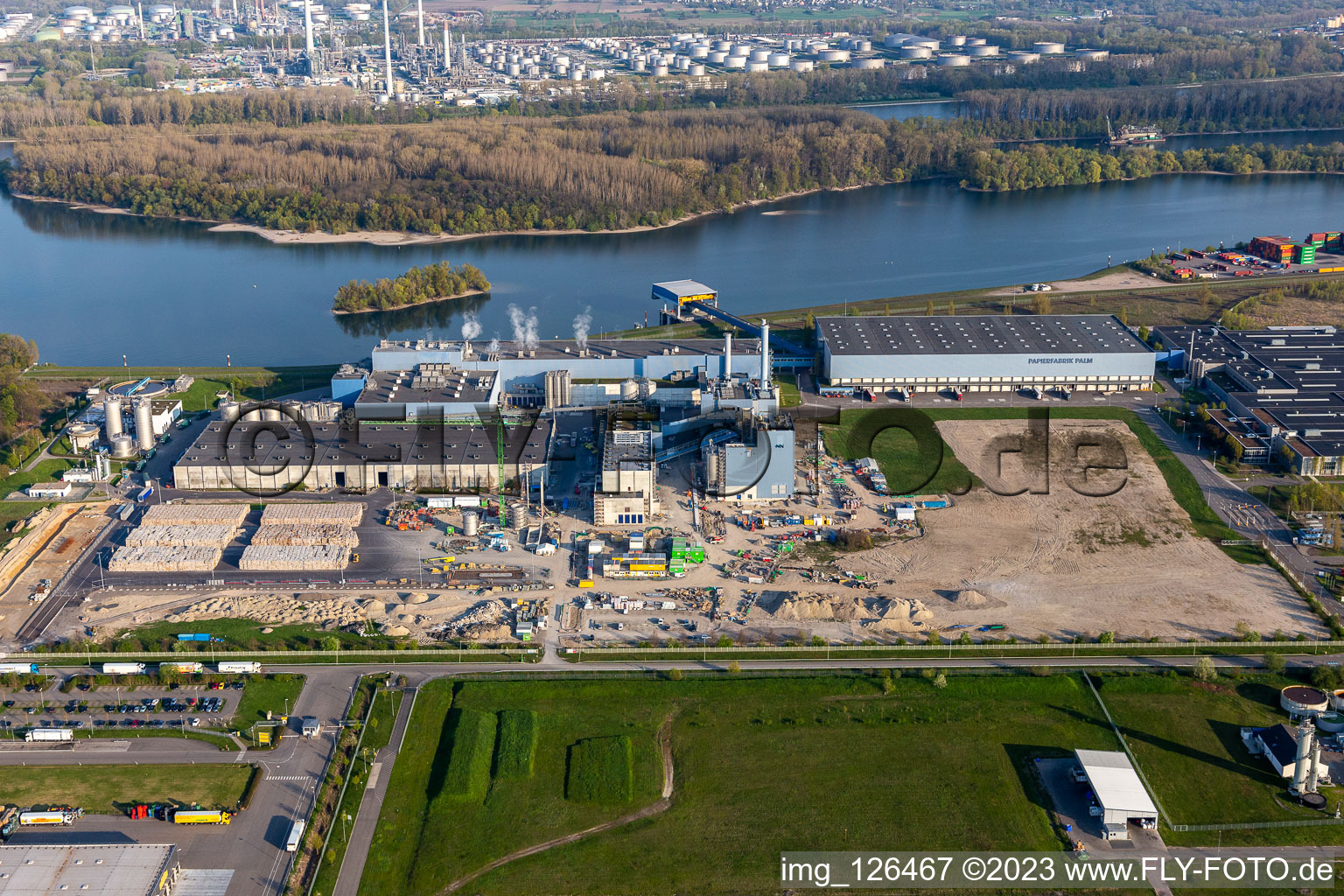 Construction of the new gas- hydrogen-power plant at paer mill Papierfabrik Palm GmbH & Co. KG in the district Industriegebiet Woerth-Oberwald in Woerth am Rhein in the state Rhineland-Palatinate seen from a drone