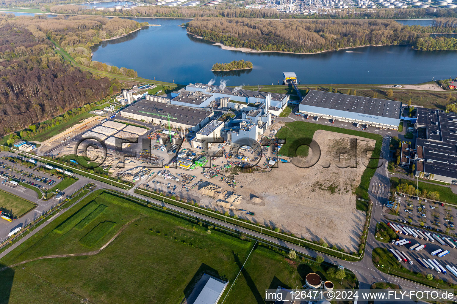 Aerial photograpy of Construction of the new gas- hydrogen-power plant at paer mill Papierfabrik Palm GmbH & Co. KG in the district Industriegebiet Woerth-Oberwald in Woerth am Rhein in the state Rhineland-Palatinate