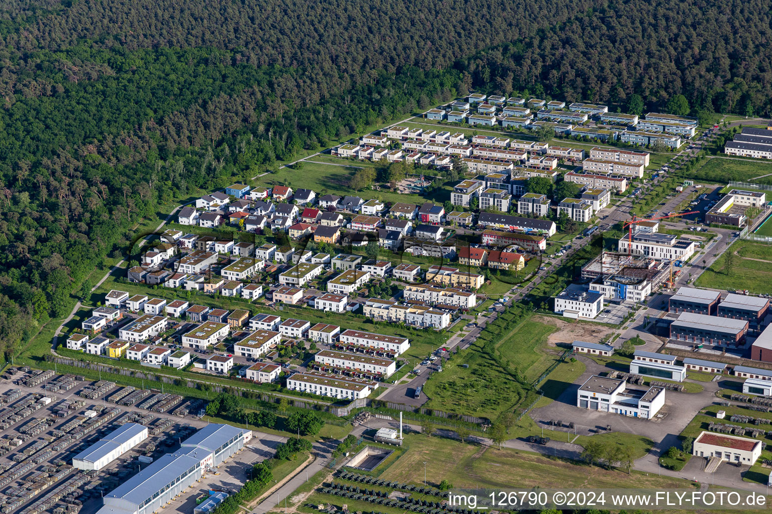 Outskirts residential " Abraham Lincoln Anlage " in Neureut in the state Baden-Wuerttemberg, Germany