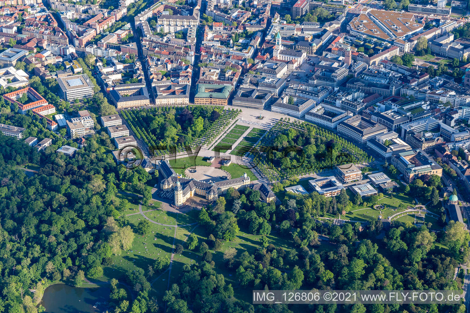 Fan-shaped city with Karlruhe Castle and circle in the district Innenstadt-West in Karlsruhe in the state Baden-Wuerttemberg, Germany