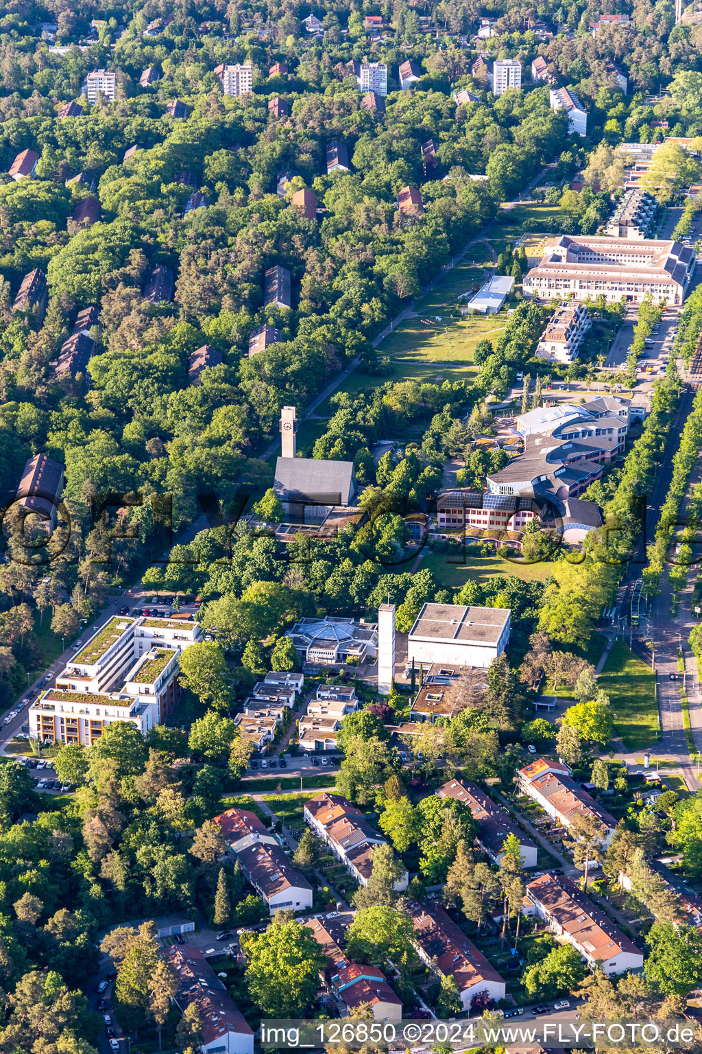 Center, Free Waldorf School, Otto Hahn Gymnasium in the district Waldstadt in Karlsruhe in the state Baden-Wuerttemberg, Germany