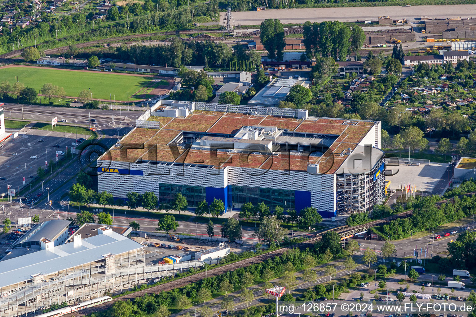 Aerial photograpy of Building store - furniture market of " IKEA Deutschland GmbH & Co. KG " on Gerwigstrasse - Weinweg - Durlacher Allee in Karlsruhe in the state Baden-Wurttemberg, Germany