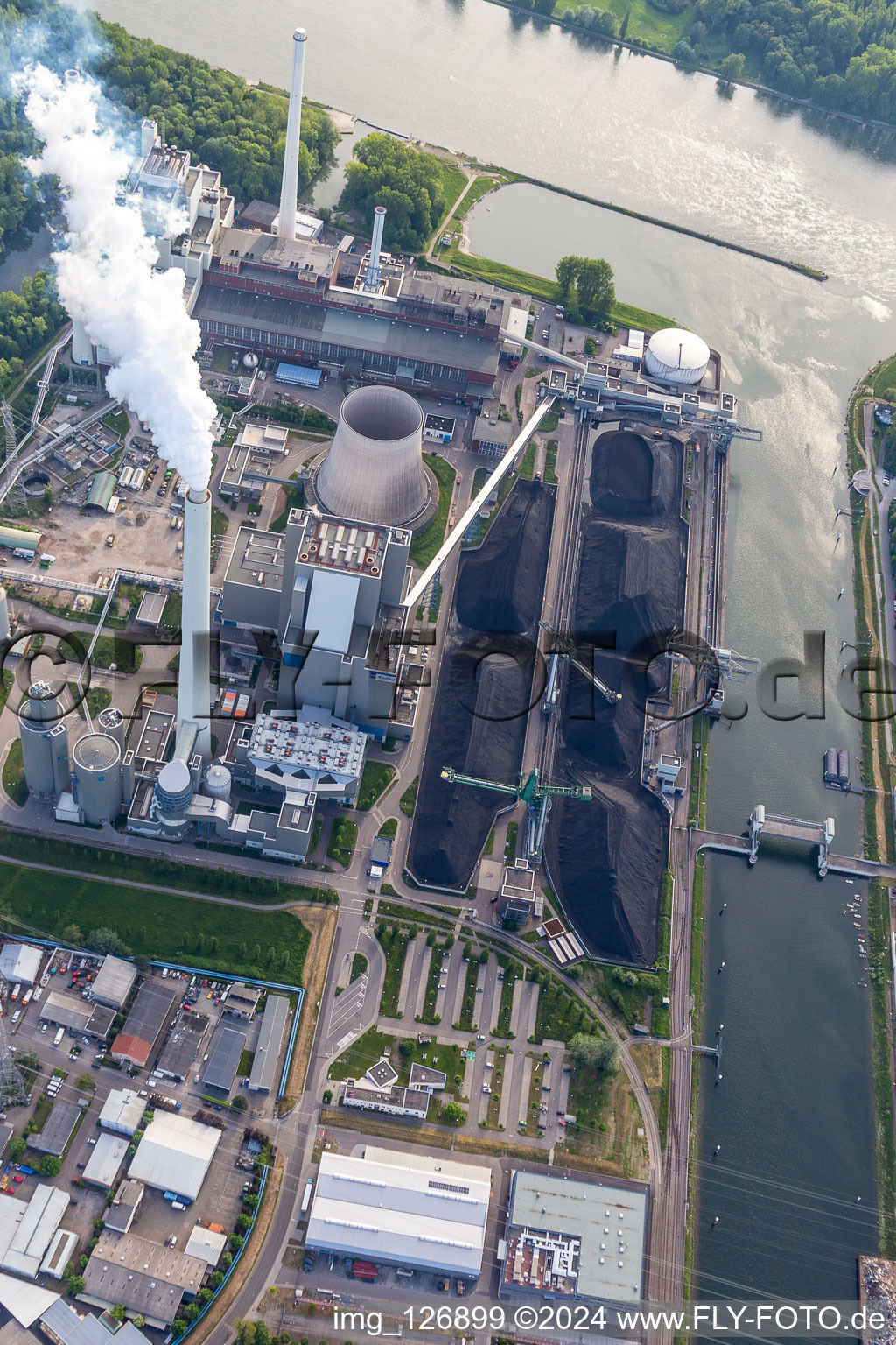 EnBW hard coal power plant on the Rhine in the district Daxlanden in Karlsruhe in the state Baden-Wuerttemberg, Germany from above