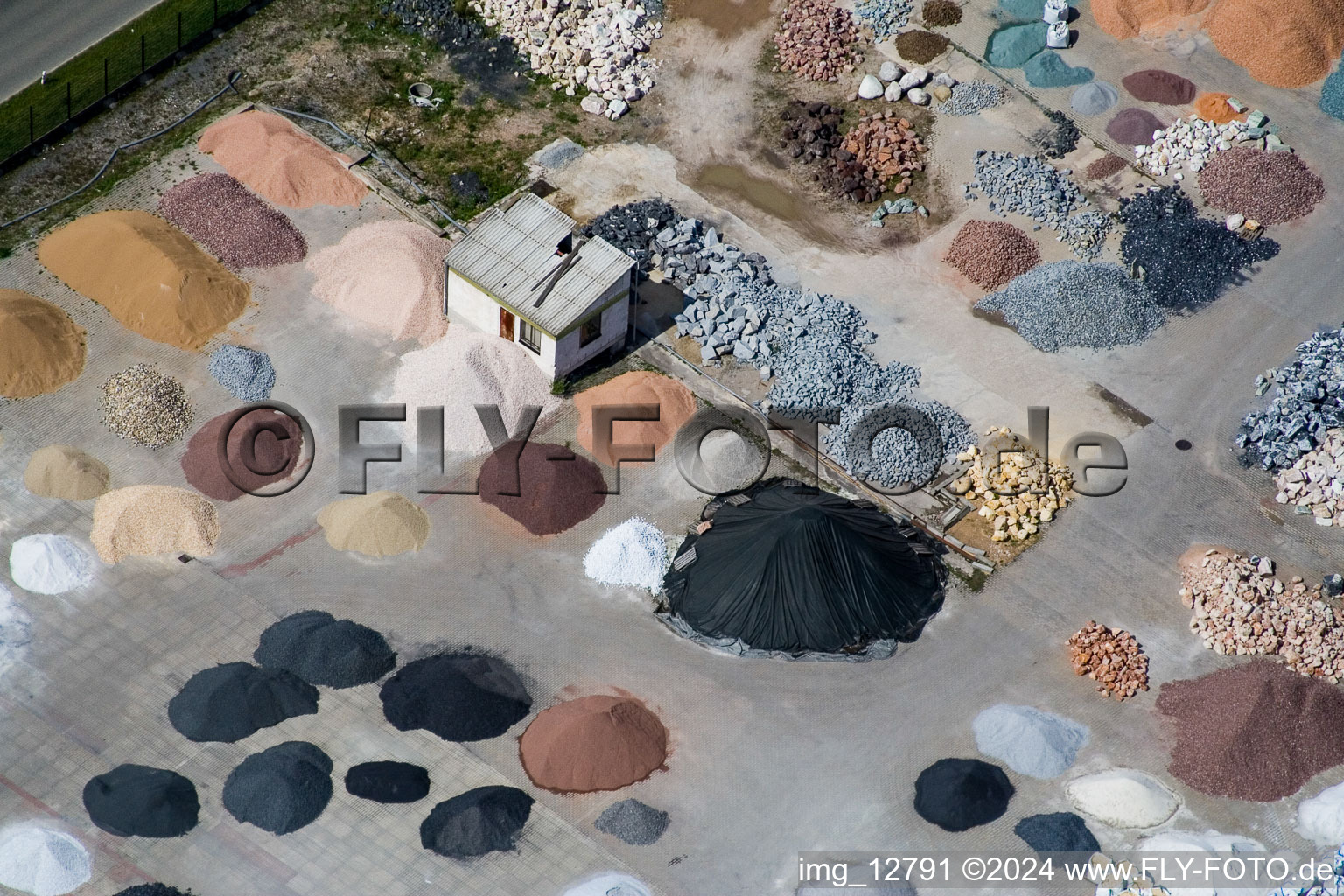 Gartenkies, Badische Terrazzo Handels- gesellschaft mbH in the district Neudorf in Graben-Neudorf in the state Baden-Wurttemberg, Germany