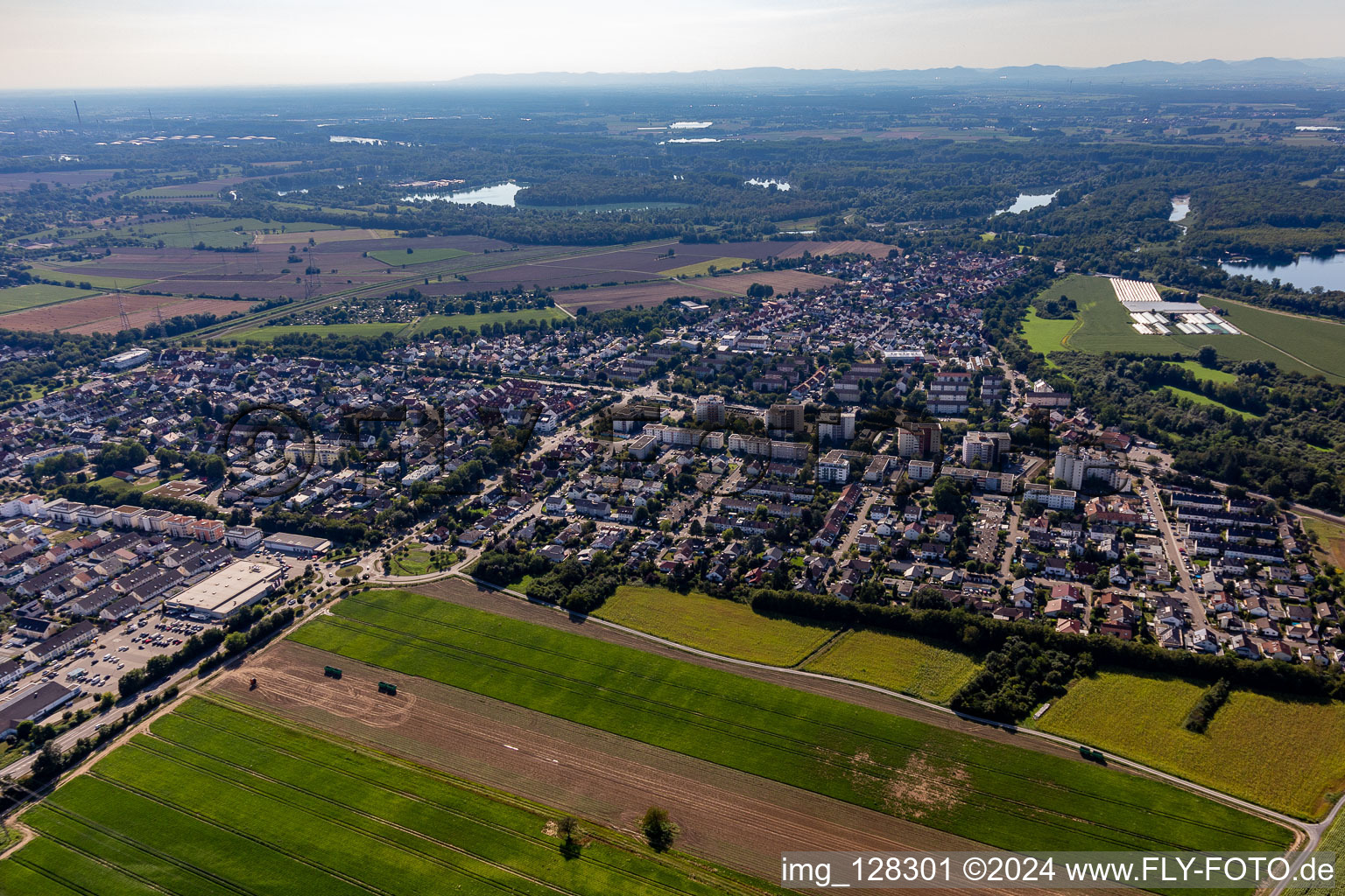 From the east in the district Leopoldshafen in Eggenstein-Leopoldshafen in the state Baden-Wuerttemberg, Germany