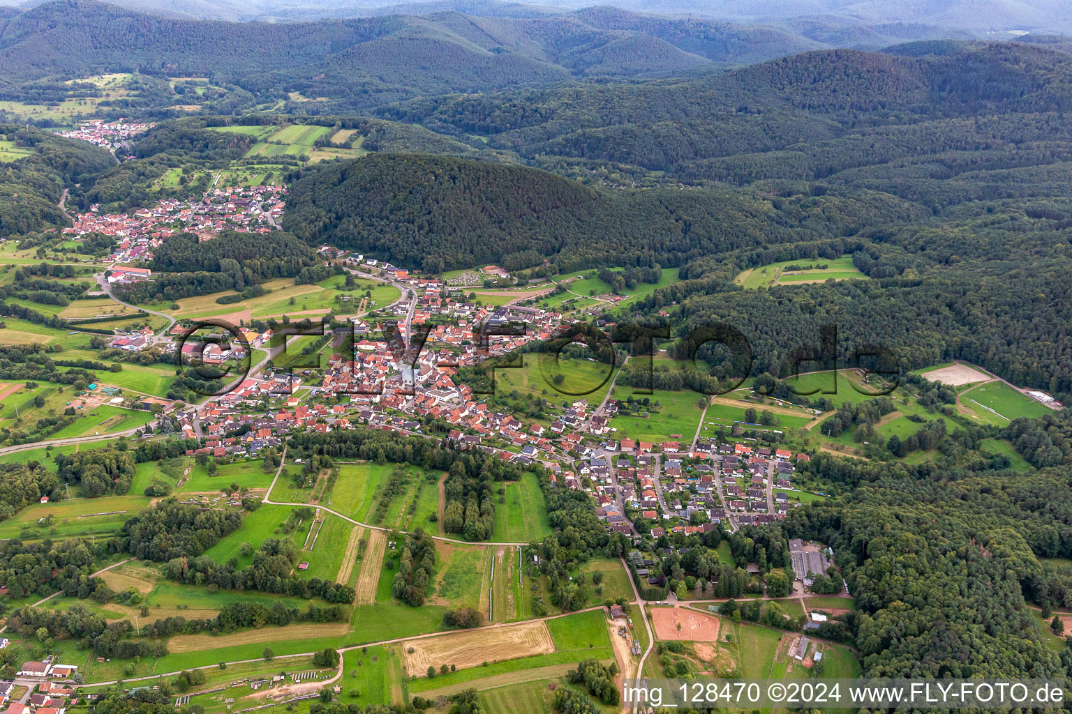 From northwest in the district Gossersweiler in Gossersweiler-Stein in the state Rhineland-Palatinate, Germany