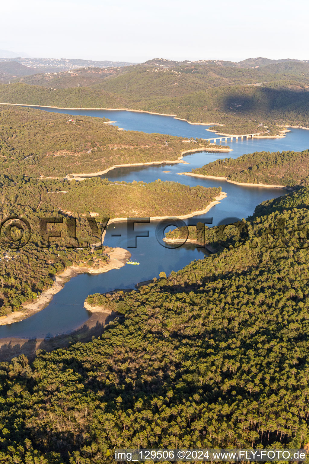 Reservoir: Lac Cassien - Faience in Montauroux in the state Var, France from above