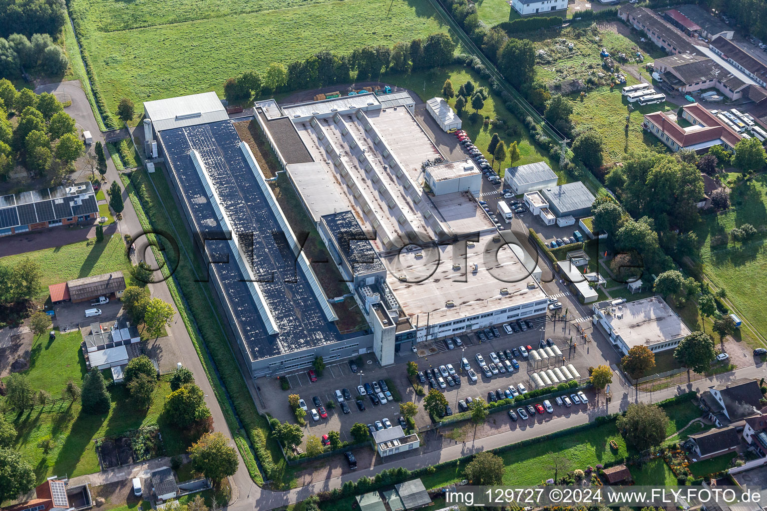 Aerial photograpy of Building and production halls on the premises of Unternehmens Webasto Mechatronics in Schaidt in the state Rhineland-Palatinate, Germany