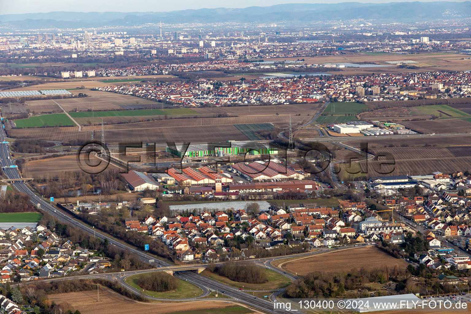 Palatinate market for fruit and vegetables in the district Dannstadt in Dannstadt-Schauernheim in the state Rhineland-Palatinate, Germany