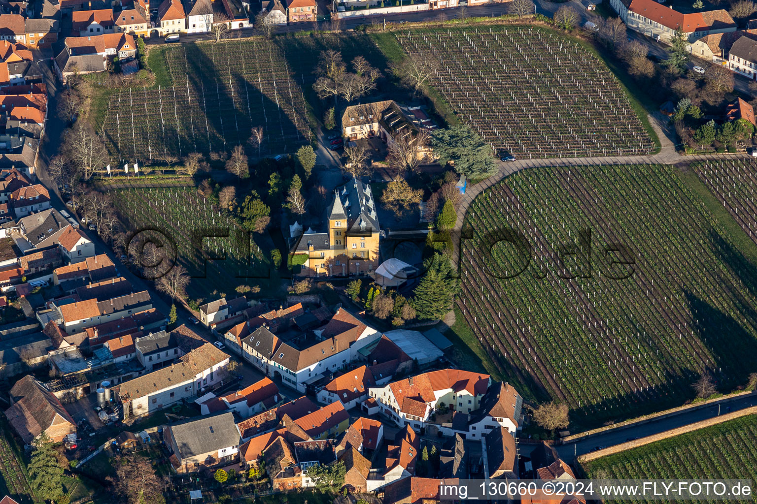 Hotel Schloß Edesheim, private hotels Dr. Lohbeck GmbH & Co. KG in Edesheim in the state Rhineland-Palatinate, Germany