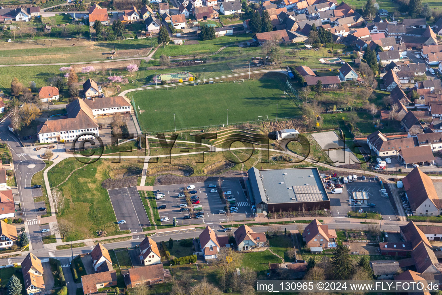 Ecole Primaire Mixte;:Carrefour in Seebach in the state Bas-Rhin, France