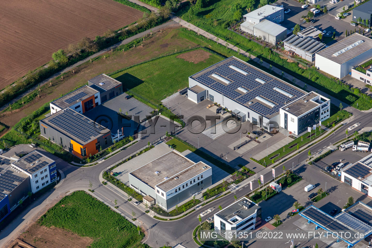 Caratec GmbH Leissing Print Finishing GmbH & Co. KG in the district Queichheim in Landau in der Pfalz in the state Rhineland-Palatinate, Germany