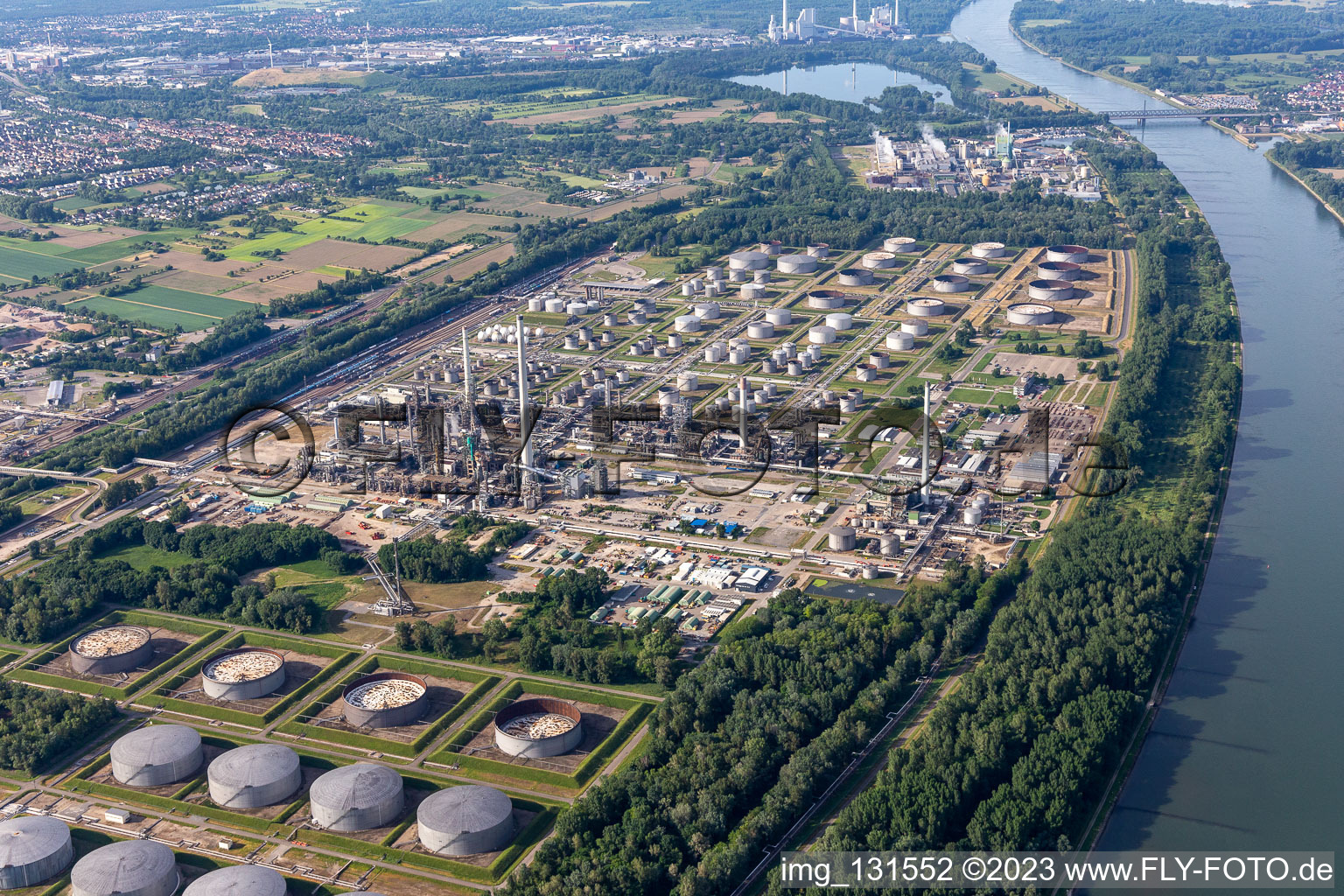 MiRO, Upper Rhine mineral oil refinery Karlsruhe in the district Knielingen in Karlsruhe in the state Baden-Wuerttemberg, Germany