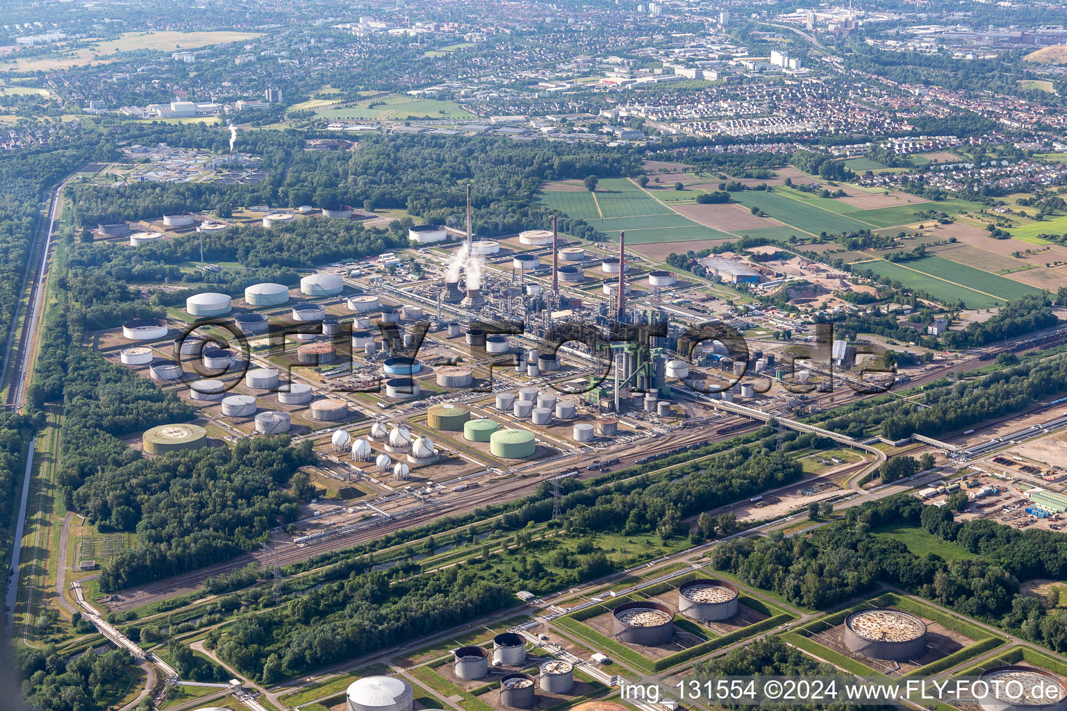 Aerial photograpy of MiRO, Upper Rhine Mineral Oil Refinery Karlsruhe in the district Knielingen in Karlsruhe in the state Baden-Wuerttemberg, Germany