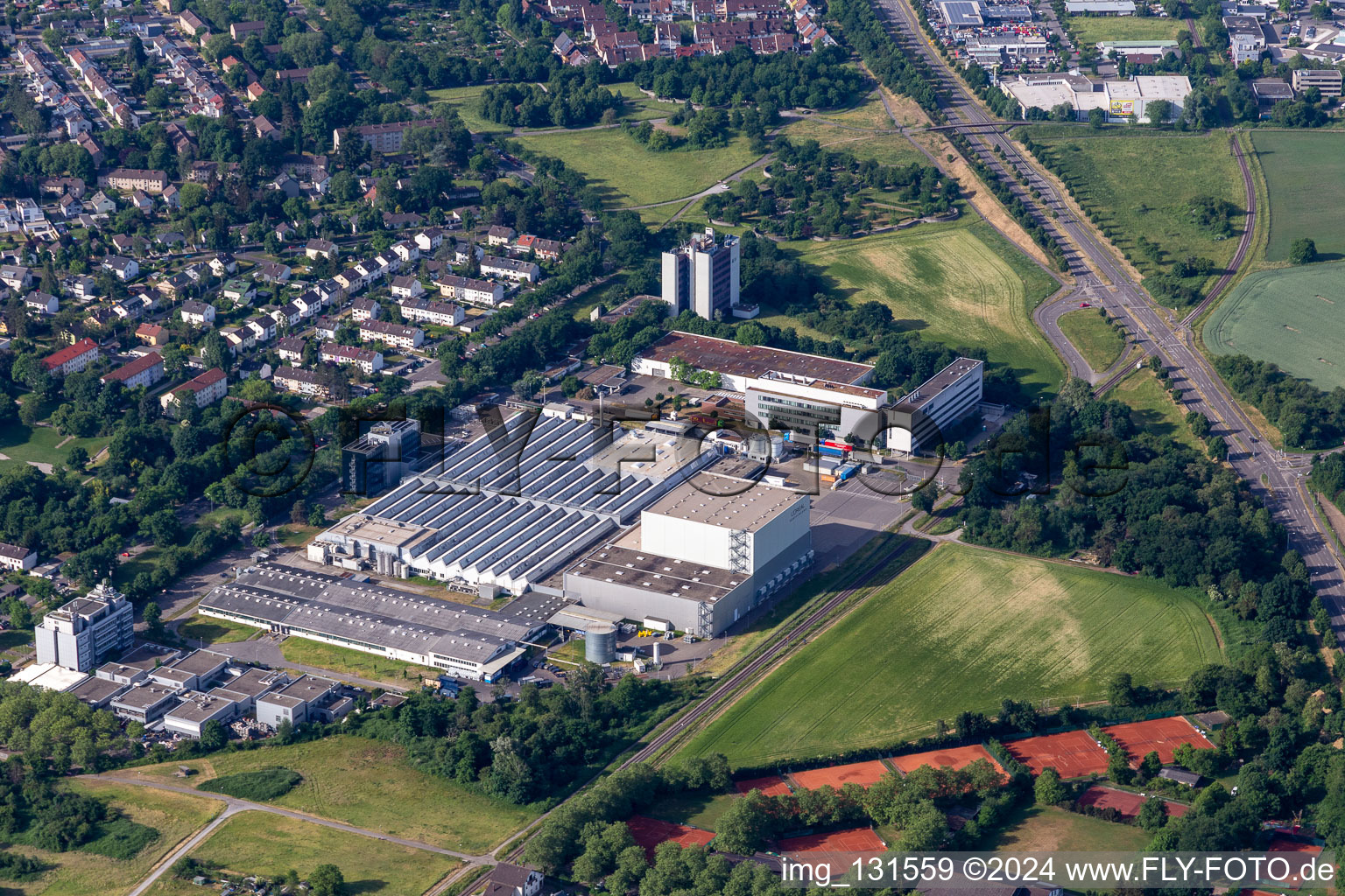 Aerial view of L'OREAL Production Germany GmbH & Co. KG in the district Nordweststadt in Karlsruhe in the state Baden-Wuerttemberg, Germany