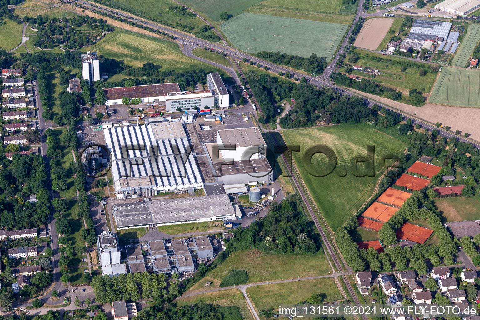 Aerial photograpy of L'OREAL Production Germany GmbH & Co. KG in the district Nordweststadt in Karlsruhe in the state Baden-Wuerttemberg, Germany