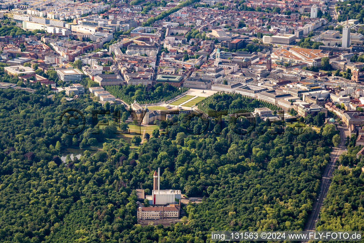 Castle Garden in the district Innenstadt-West in Karlsruhe in the state Baden-Wuerttemberg, Germany