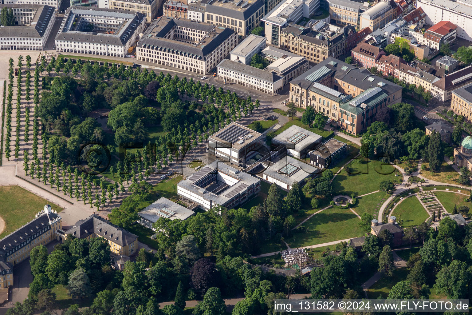 Federal Constitutional Court at the Botanical Garden Karlsruhe in the district Innenstadt-West in Karlsruhe in the state Baden-Wuerttemberg, Germany