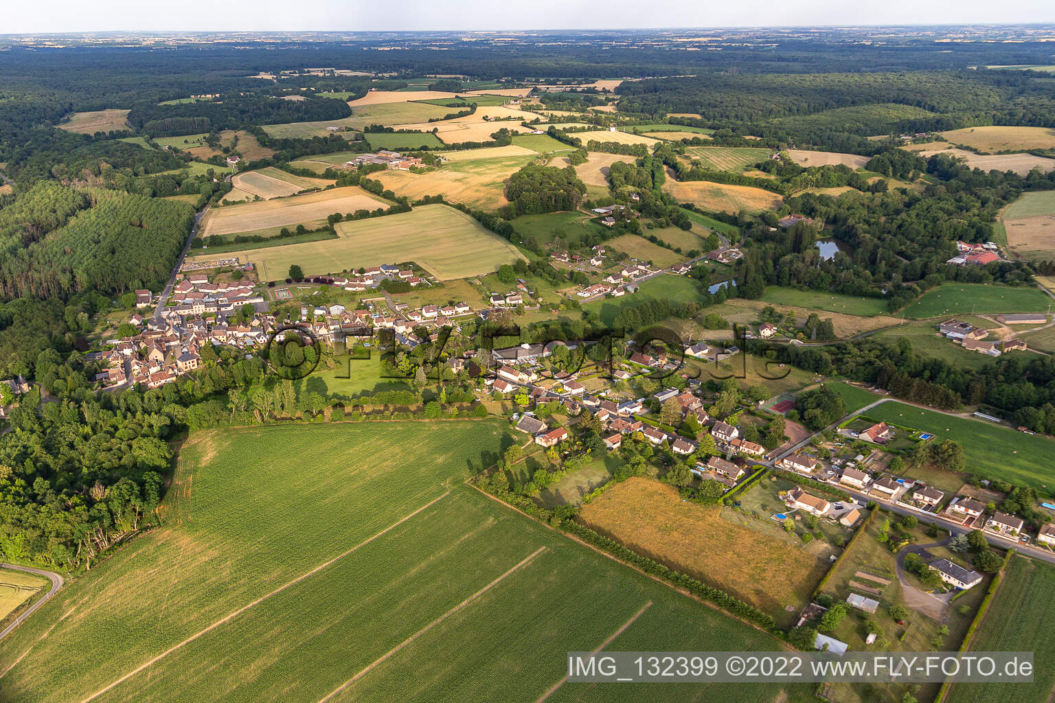 Oblique view of Semur-en-Vallon in the state Sarthe, France