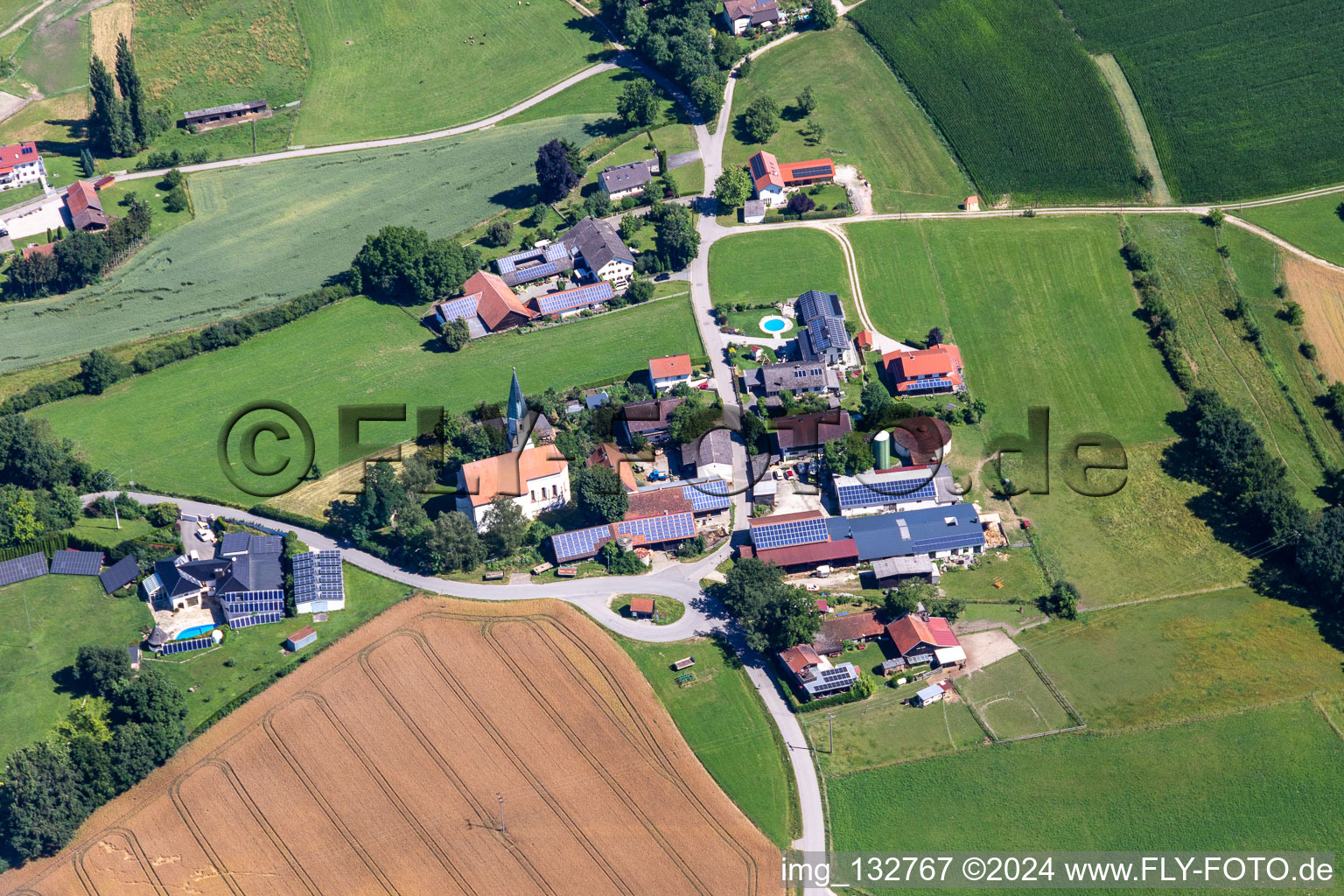 Church of St. Leonhard in the district Oberdingolfing in Dingolfing in the state Bavaria, Germany